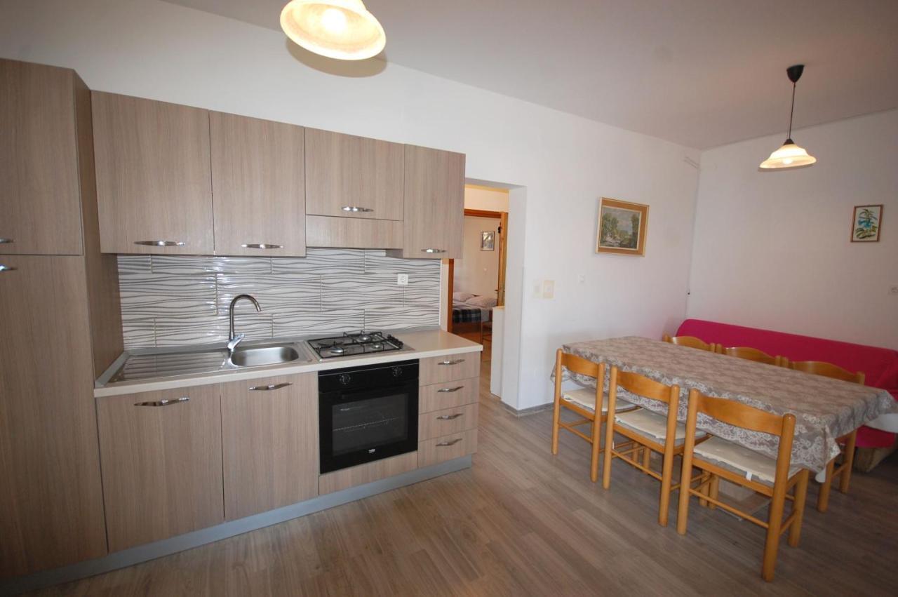 Apartments Snjezana By El-Pi Tours Njivice Exteriér fotografie